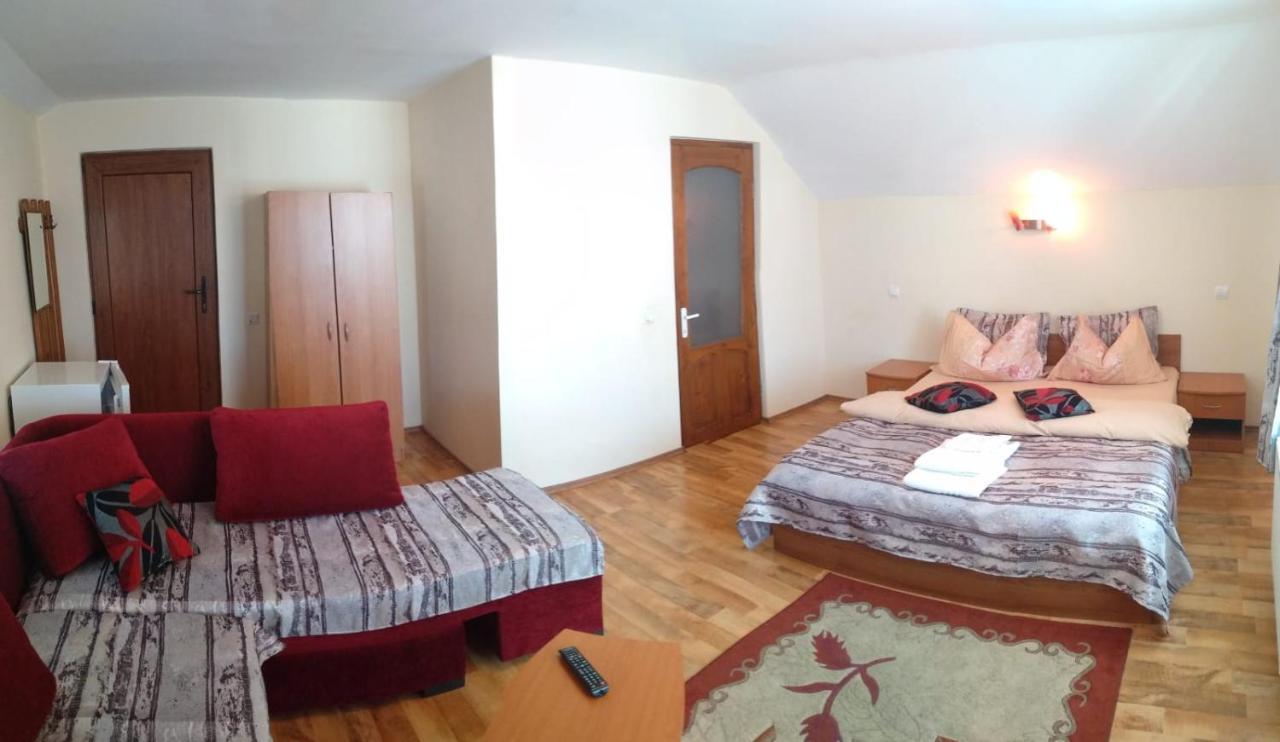 Casa Terzea Hotel Rîşnov Ngoại thất bức ảnh